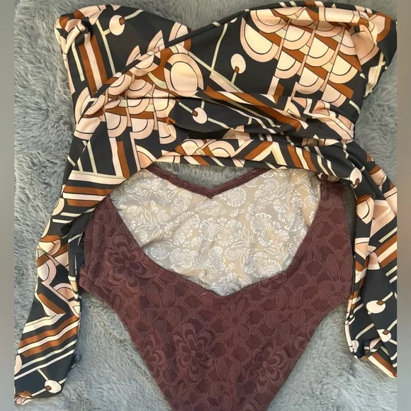 free-est Miley One-Piece Size Medium - Picture 6 of 10